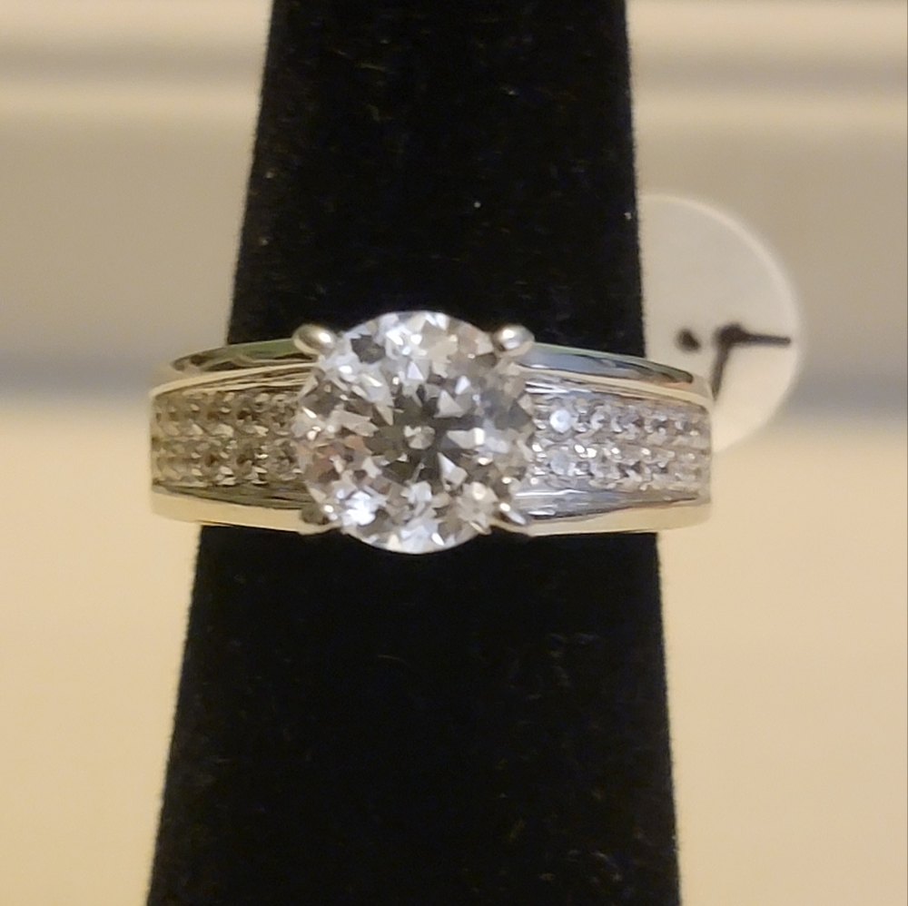 Sterling silver 925 cz ring size 6.5